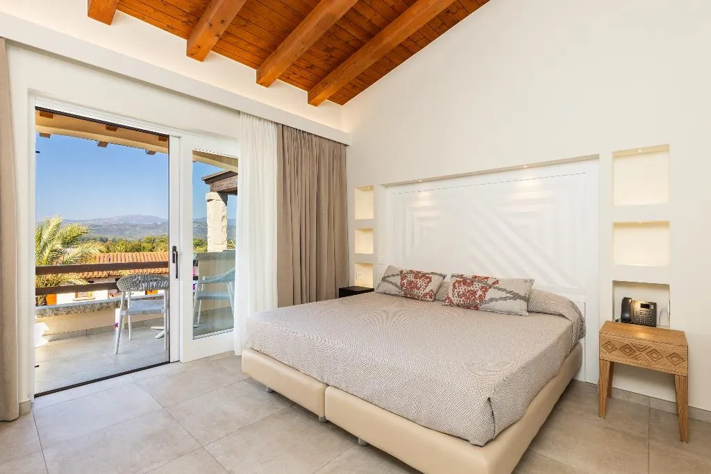 FAMILY ROOM PARTIAL SEA VIEW Room, Club Hotel Saraceno, Cagliari
