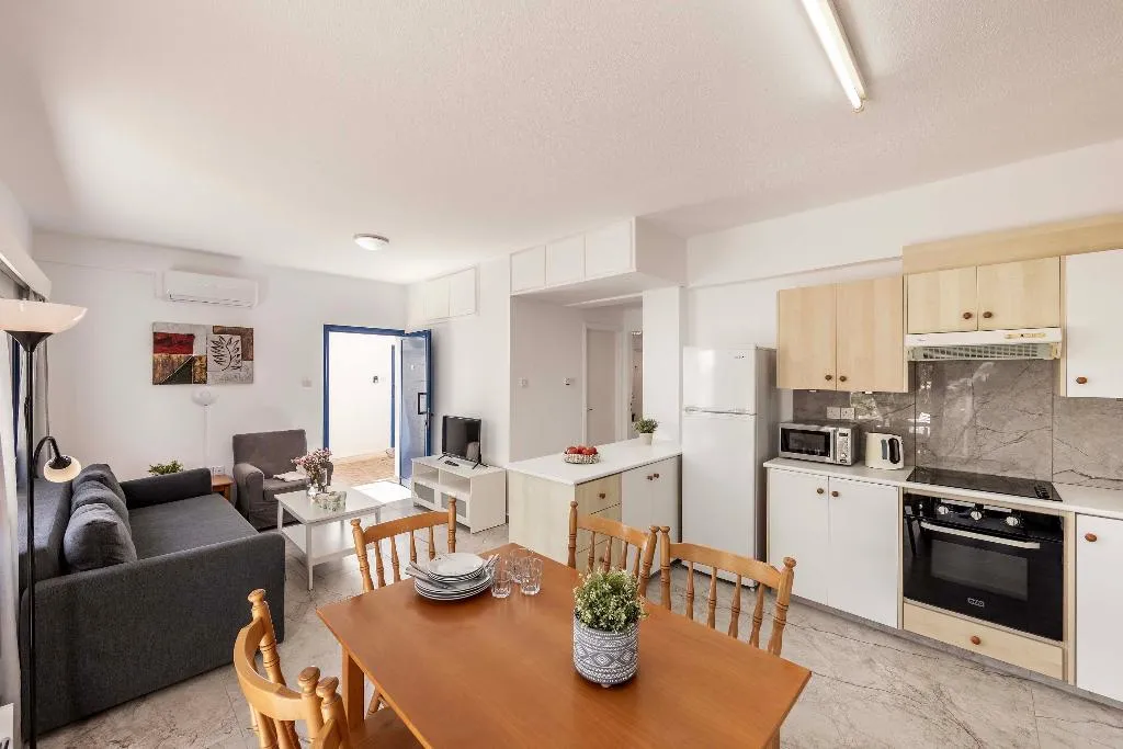 APARTMENT TWO BEDROOMS Room, Flouressia Gardens, Cyprus