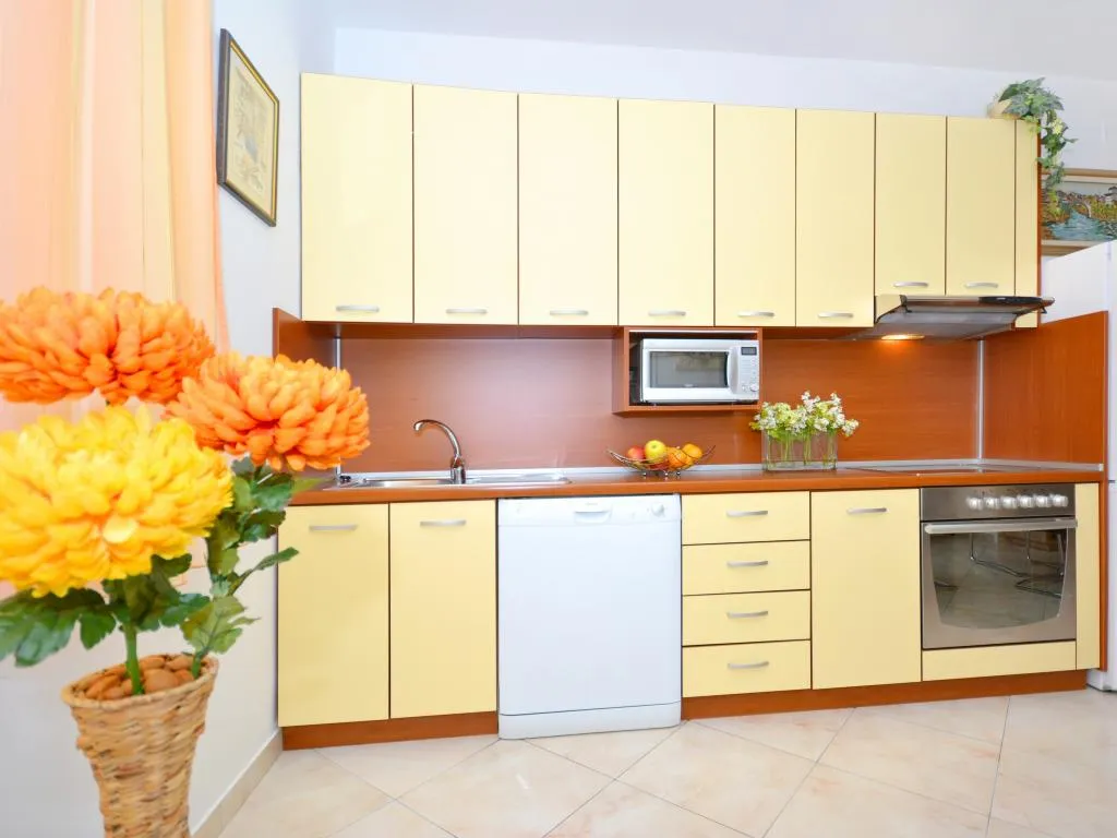 APARTMENT CAPACITY 4 Room, Apartments Elza, Split