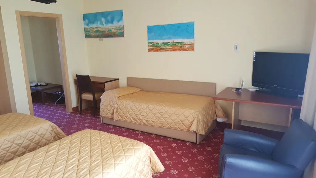 TRIPLE STANDARD Room, Moon Palace Hotel, Milan