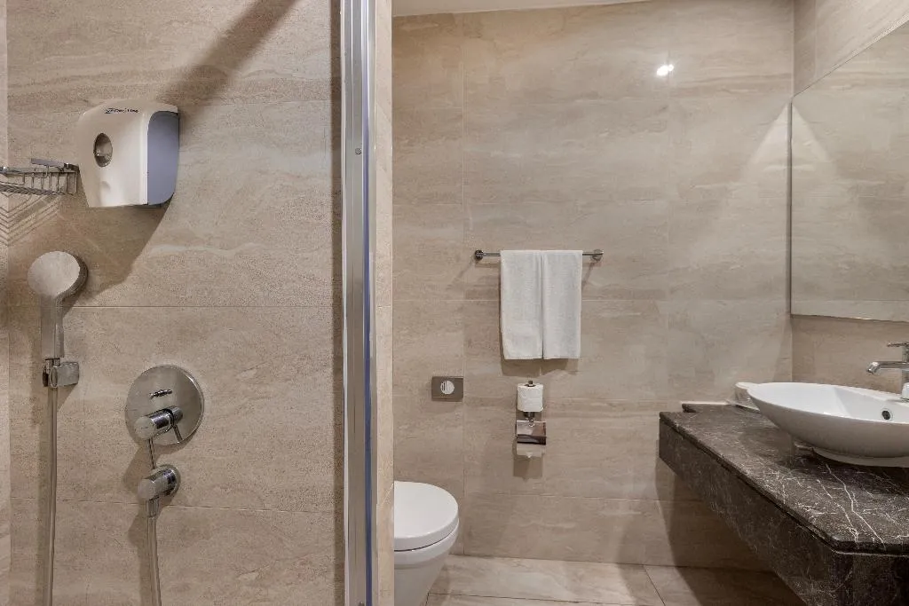 DOUBLE SINGLE USE DELUXE CITY VIEW Room, Ramada Plaza By Wyndham Antalya, Antalya