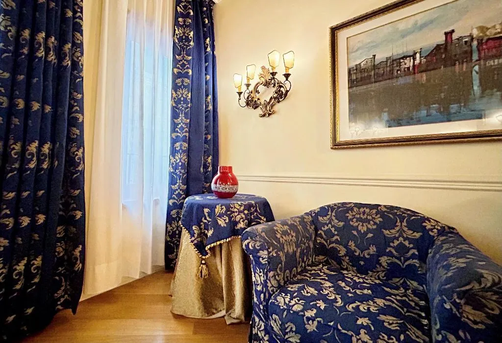 APARTMENT DELUXE CAPACITY 4 Room, Torre dell’Orologio Signature Residence, Venice