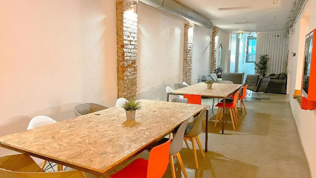 Room, Queen Hostel, Milan