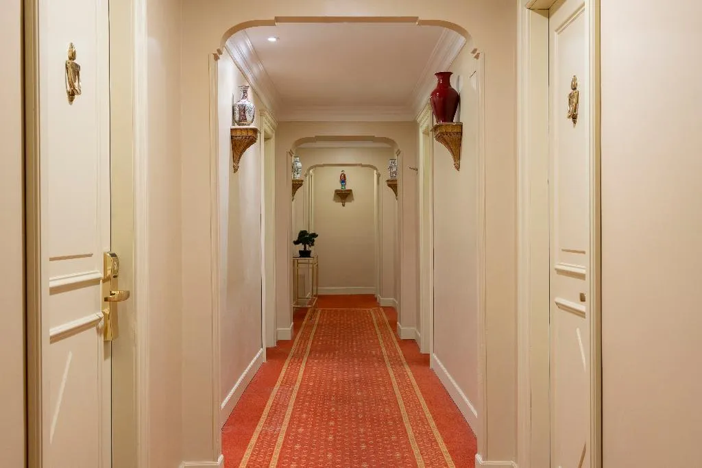 Lobby, Degli Aranci, Rome