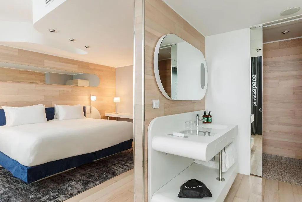 DOUBLE PREMIUM CITY VIEW Room, Voco Milan Fiere, Milan