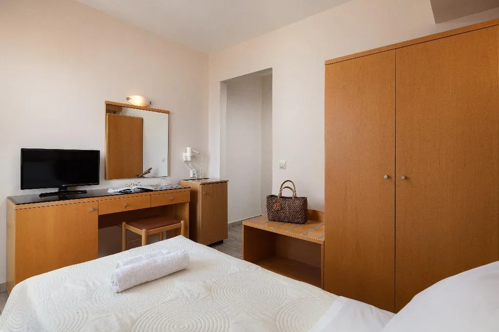 SINGLE CITY VIEW Room, Nafsika, Rhodes