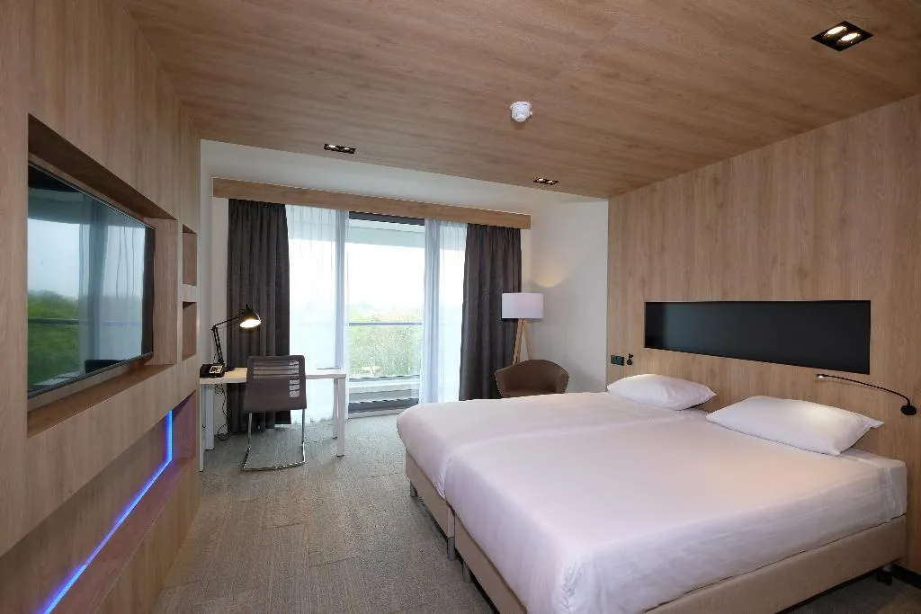 Double or Twin DELUXE Room, Leonardo Royal Hotel Den Haag Promenade, Amsterdam