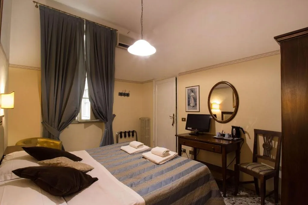 Room, Tourist House Duomo, Florence