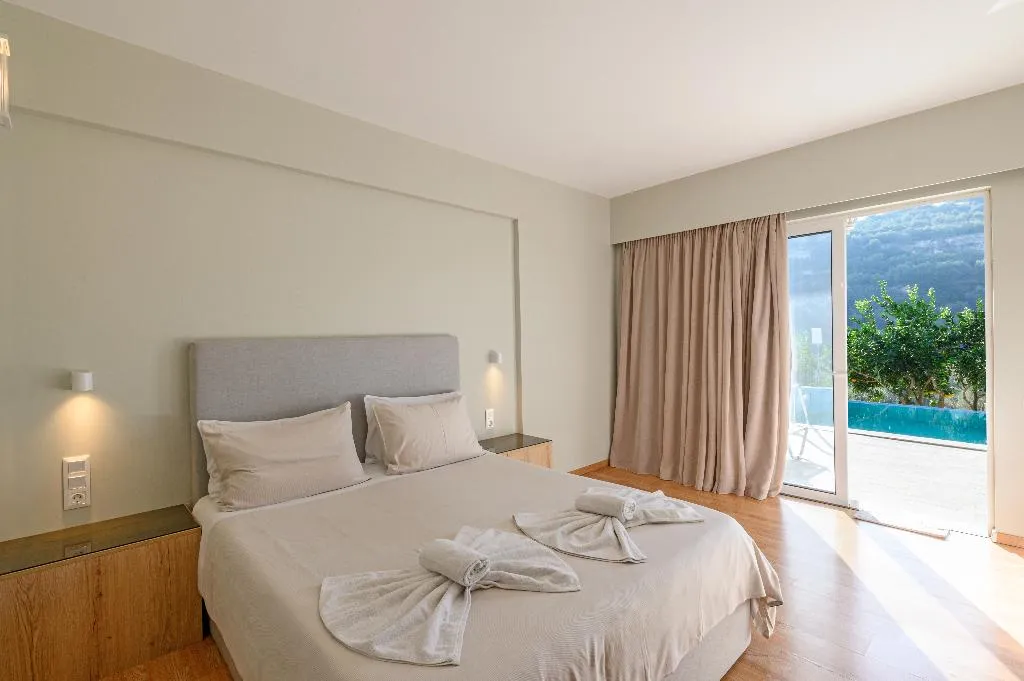 SUITE WITH PRIVATE POOL Room, RG Village Crete, Crete