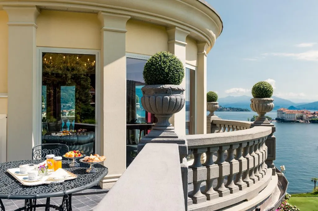 Bar, Villa e Palazzo Aminta, Milan