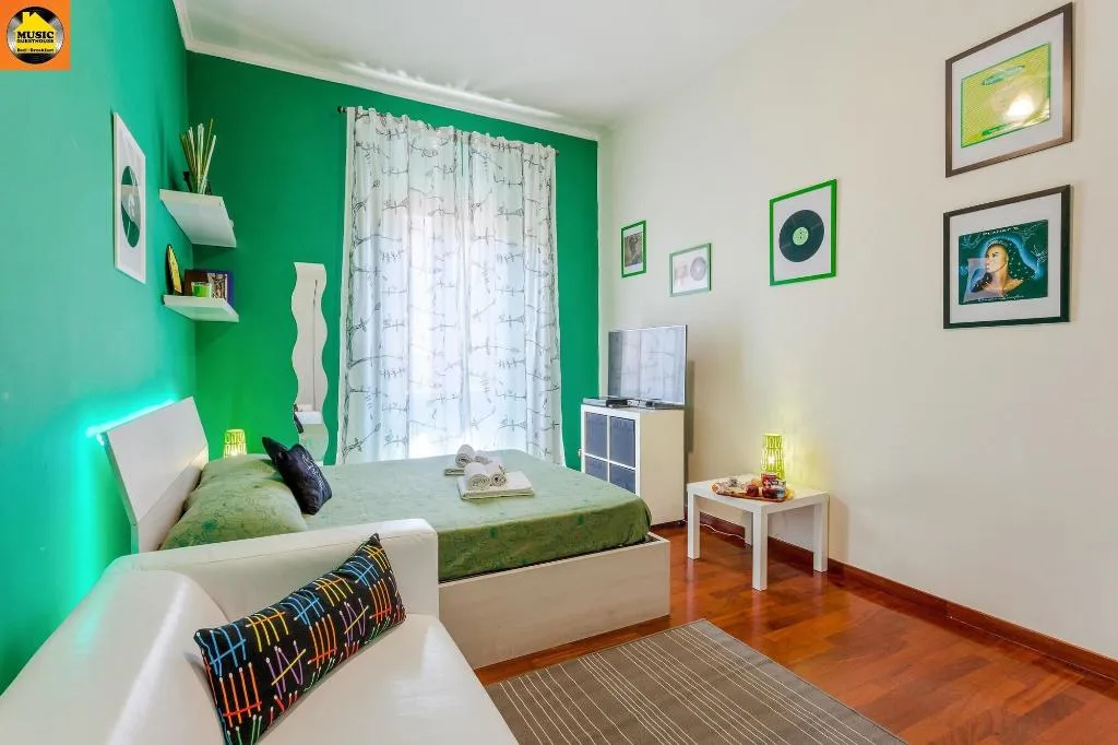 Room, Music Guesthouse Bed And Breakfast, Naples