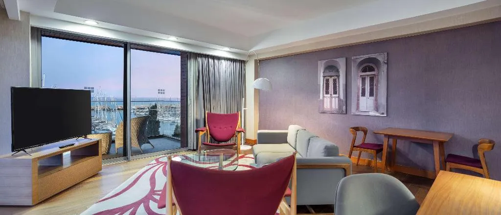 SUITE MARINA VIEW Room, DoubleTree by Hilton Kusadasi, Izmir