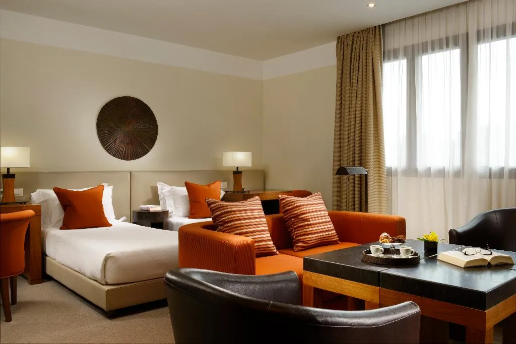 JUNIOR SUITE CAPACITY 3 Room, Milan Suite Hotel, Milan