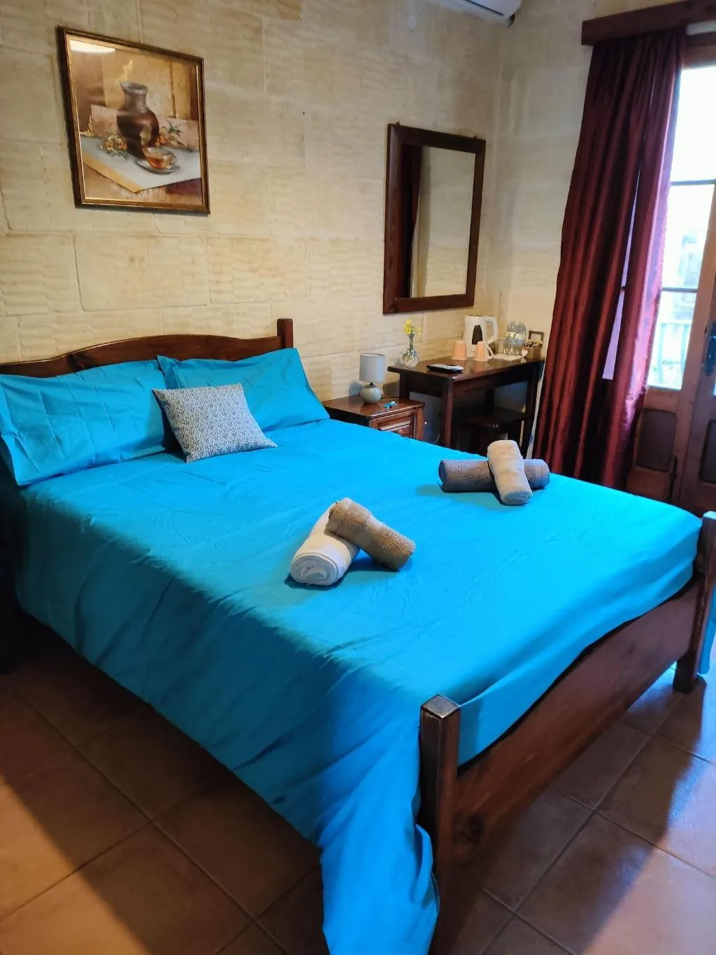 Room, Grotto's Paradise B&B, Gozo