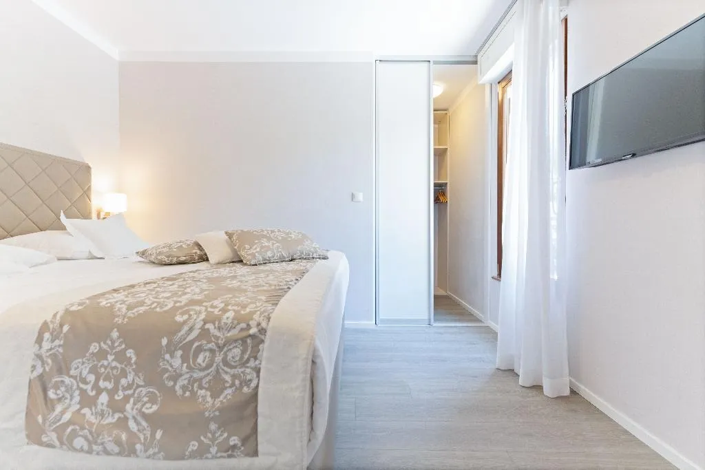 APARTMENT SEA VIEW Room, The Residence, Split