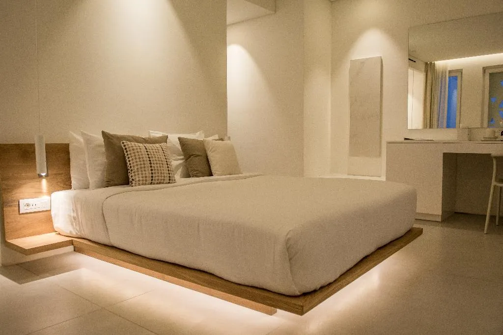 SUITE WITH JACUZZI Room, Mykonos Dove beach hotel, Mykonos
