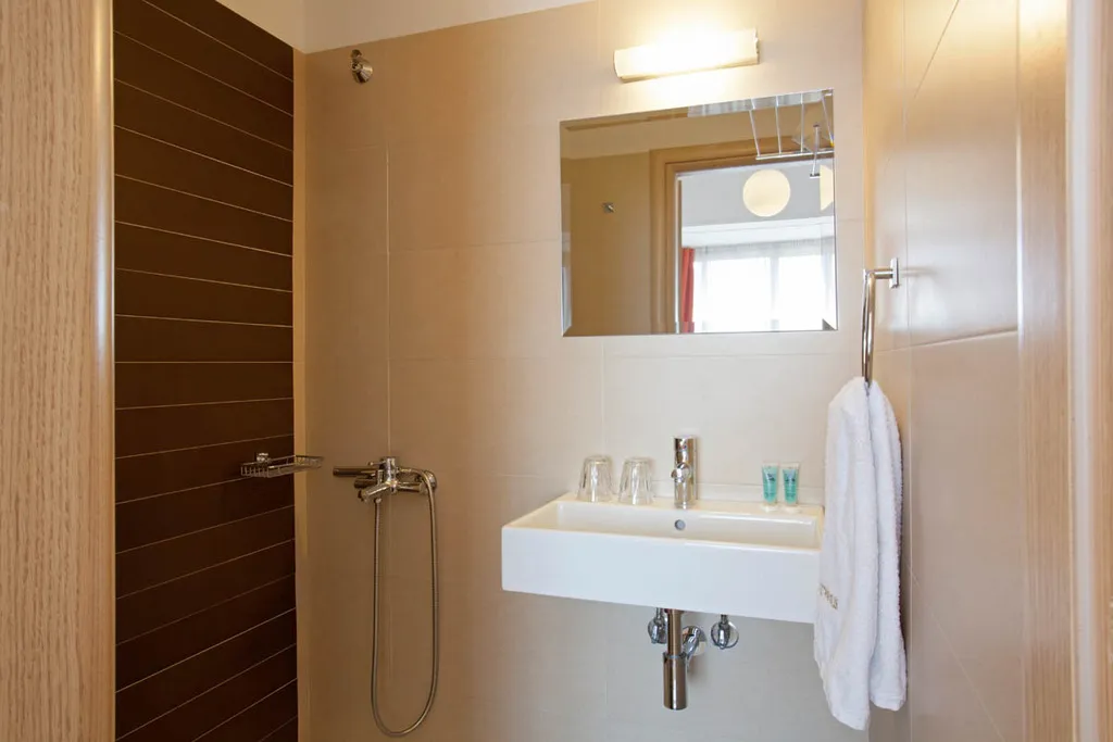 TRIPLE STANDARD Room, Metropolis, Athens