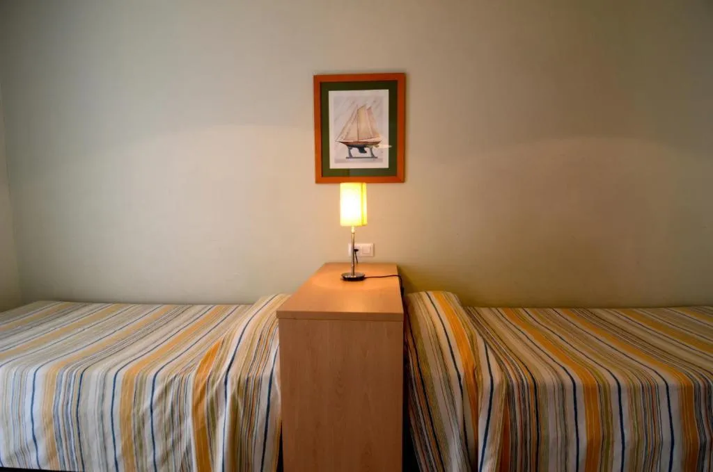 APARTMENT CAPACITY 6 TWO BEDROOMS Room, Mestral, Costa Brava