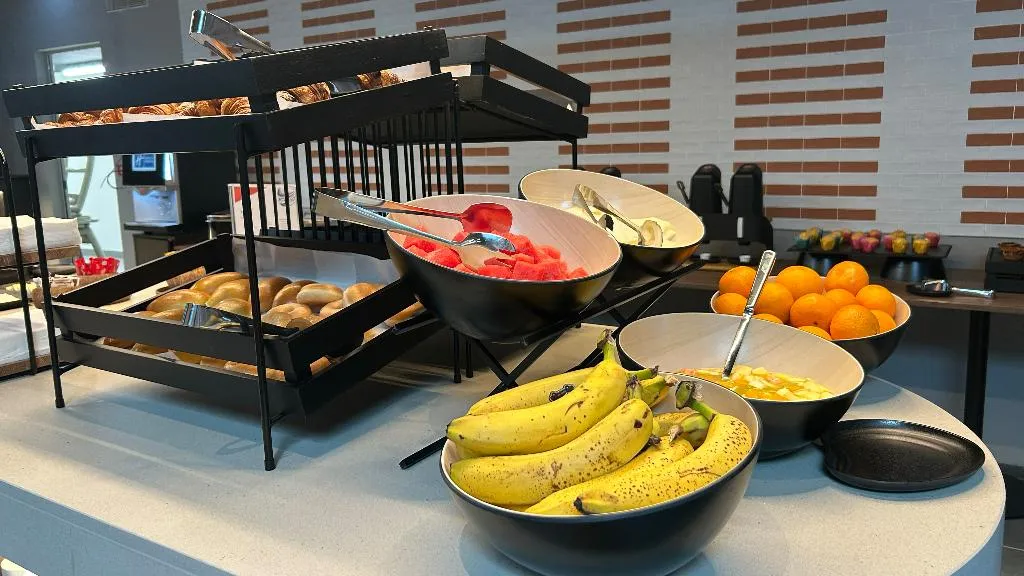 Restaurant, Holiday Inn Express Lisbon Principe Real, by IHG, Lisbon