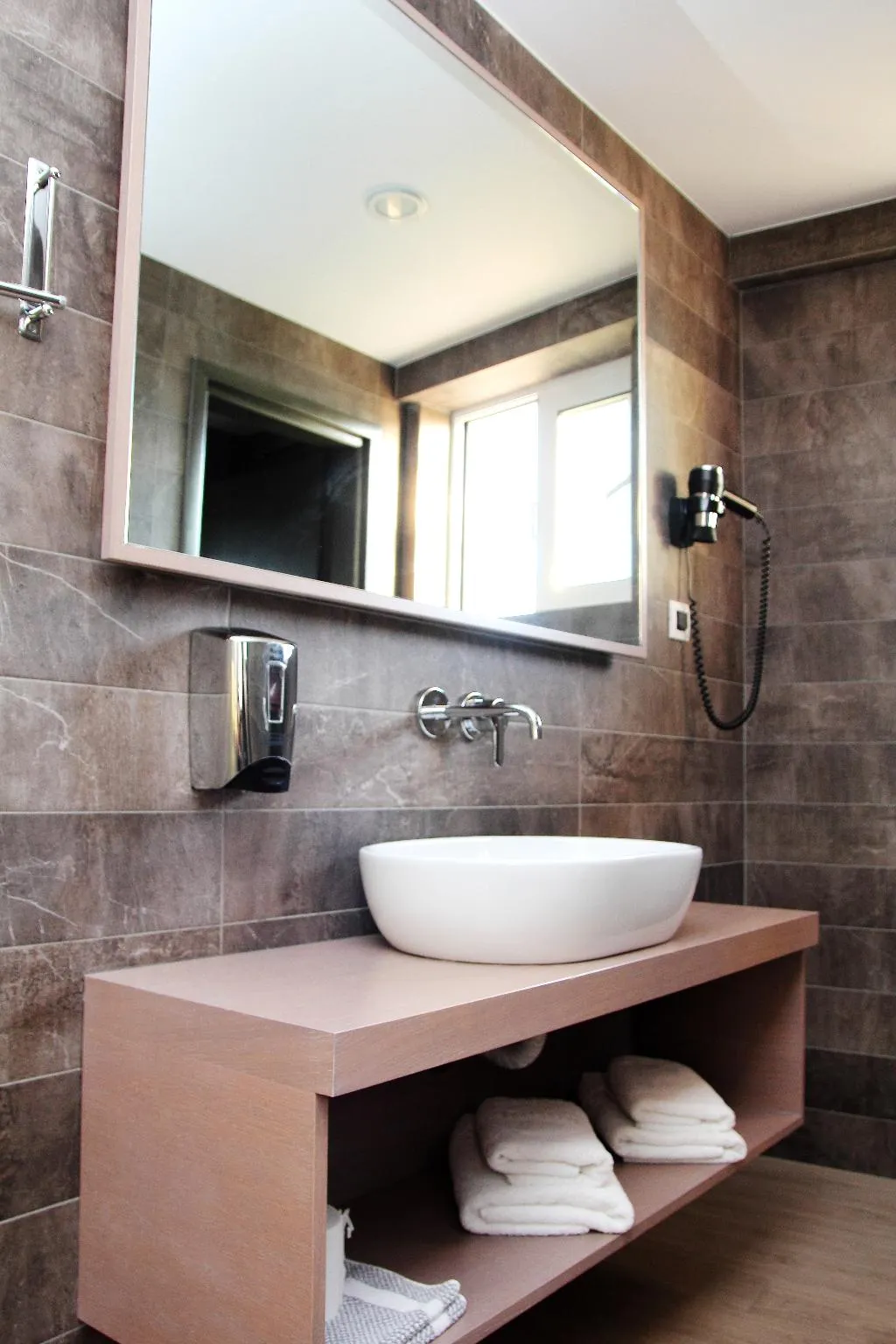 TRIPLE SUPERIOR Room, Renieris Hotel, Crete