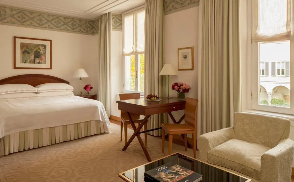 DOUBLE PREMIUM KING BED Room, Four Seasons Hotel Milano, Milan