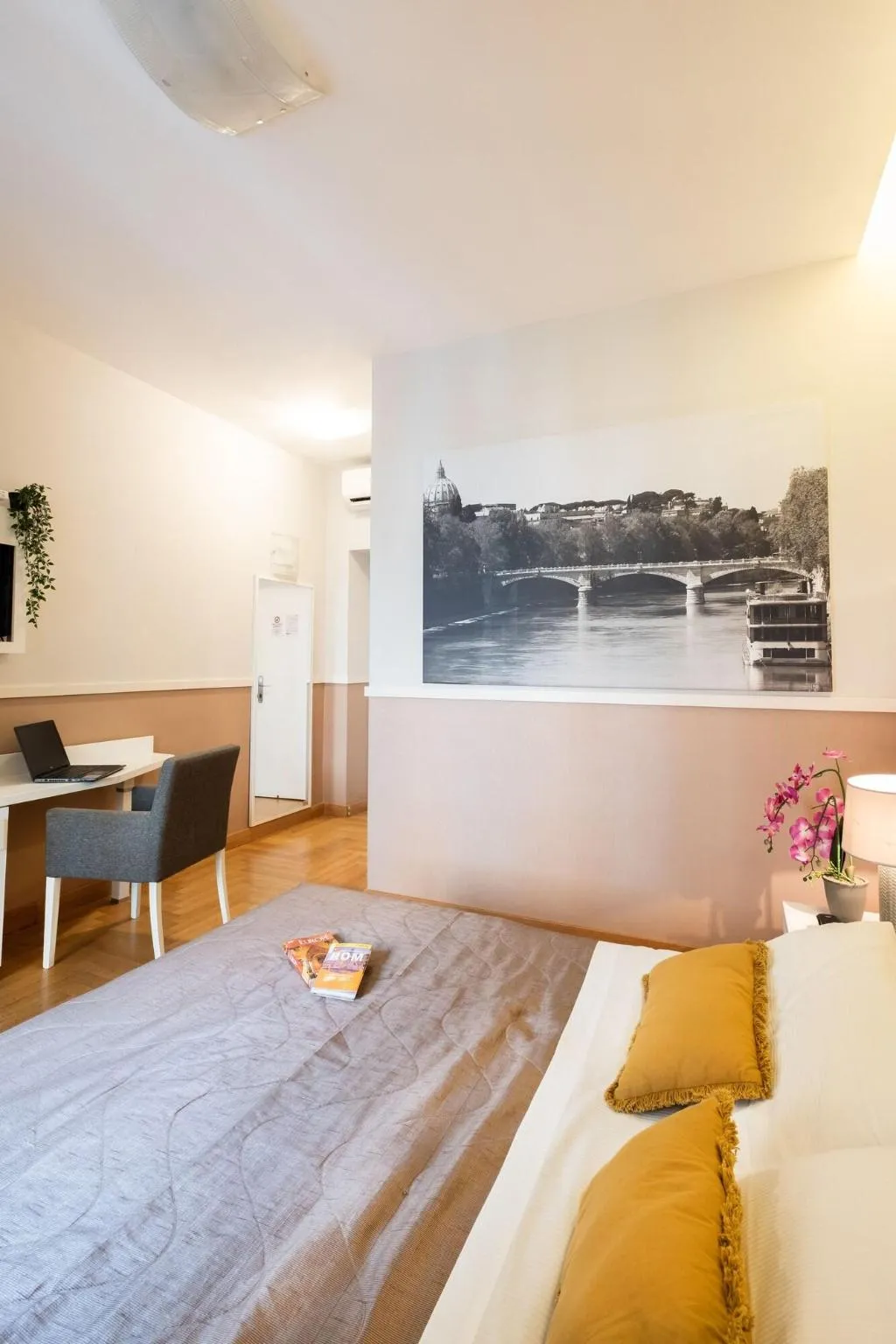 Double or Twin WITH DOUBLE BED Room, B&B Rome River Inn, Rome