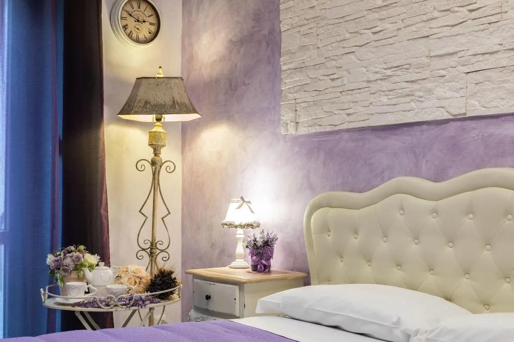 Room, Romantic Dreams, Naples