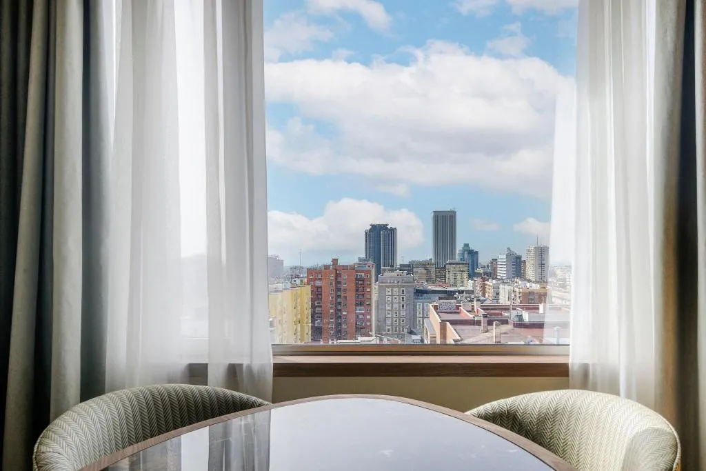 DOUBLE PREMIUM KING BED Room, AC Madrid Cuzco, Madrid
