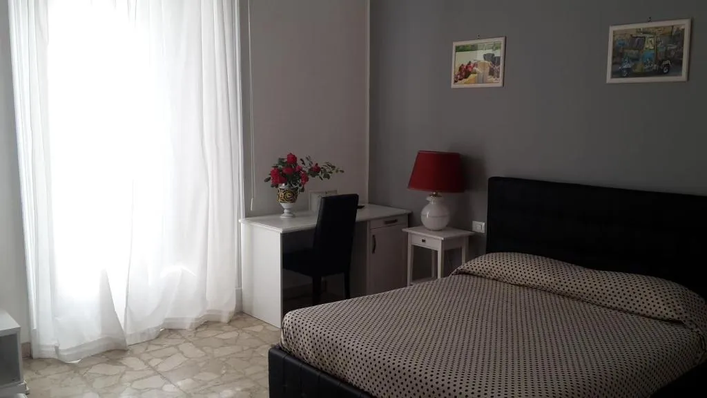 Room, Gualtiero Camere E Suite, Catania
