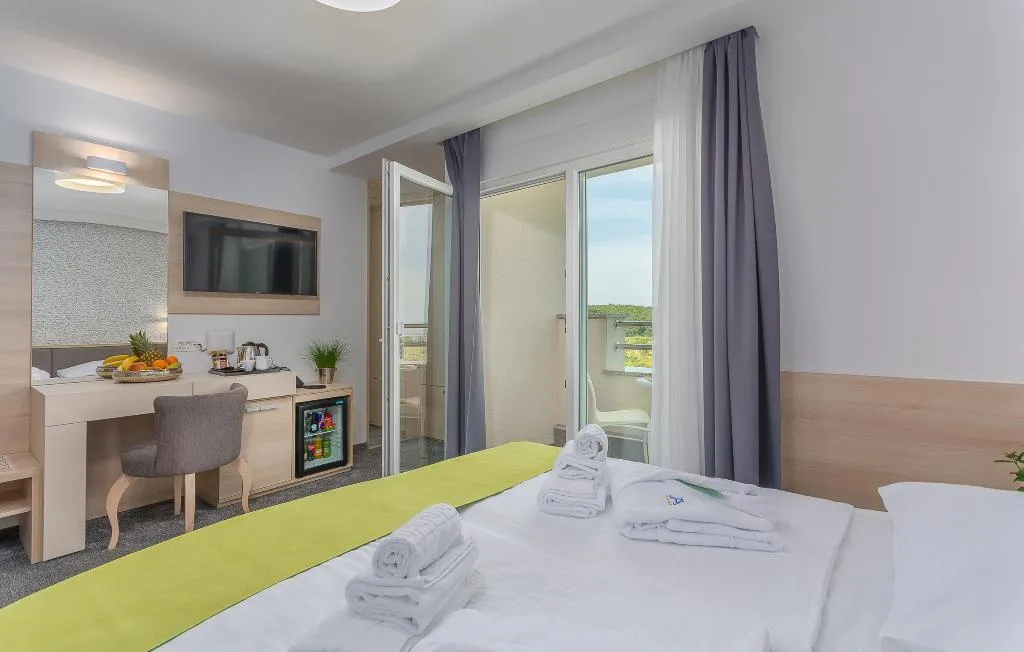 DOUBLE WITH BALCONY Room, Aparthotel Adeo, Istria