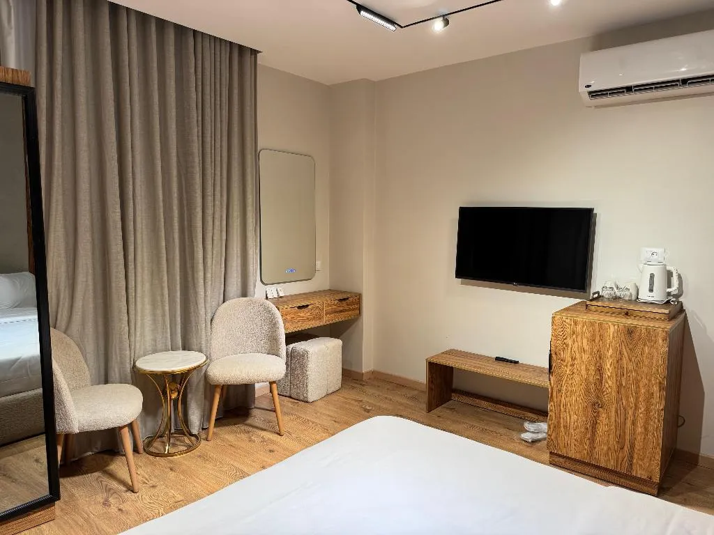 SUITE ONE BED Room, Palacio Pyramids Hotel, Cairo