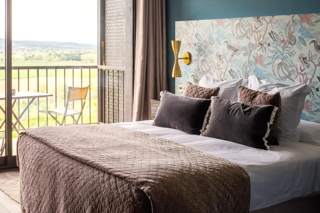 Double or Twin SUPERIOR GARDEN VIEW Room, Hotel Castell D'Emporda, Barcelona