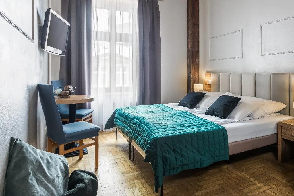 Double or Twin STANDARD Room, Pergamin Aparthotel, Krakow