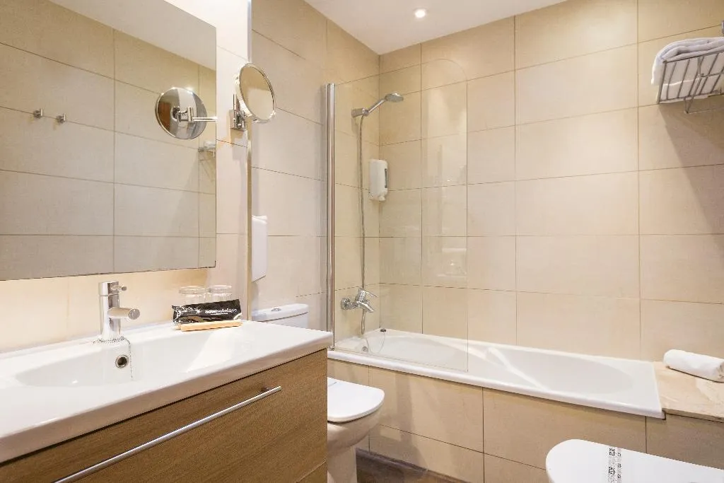APARTMENT CAPACITY 5 Room, Acta Azul, Barcelona