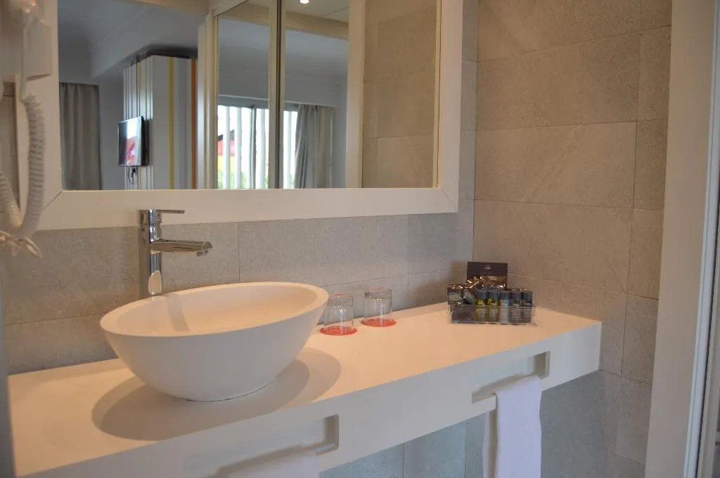 JUNIOR SUITE STANDARD Room, Hotel Chamartin the One, Madrid