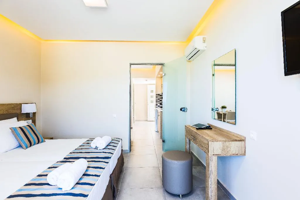 APARTMENT CAPACITY 3 Room, Theo Star Beach Hotel, Crete