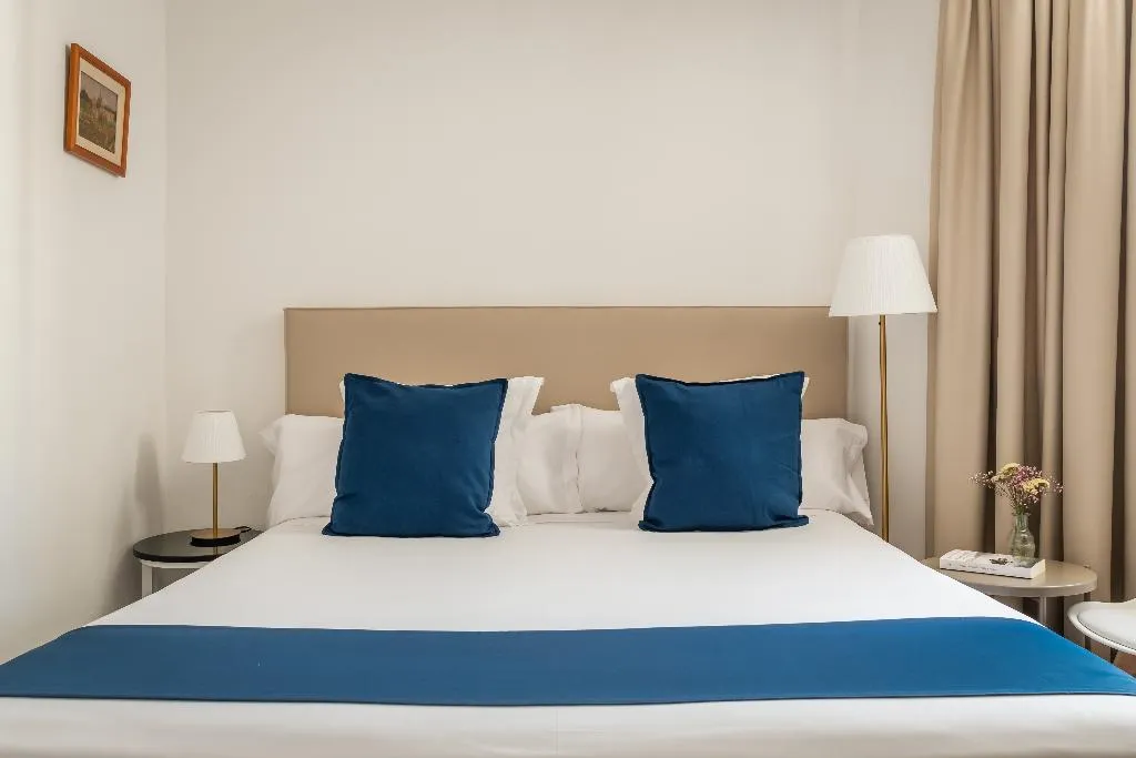 TRIPLE STANDARD Room, Medium Romantic, Costa Brava