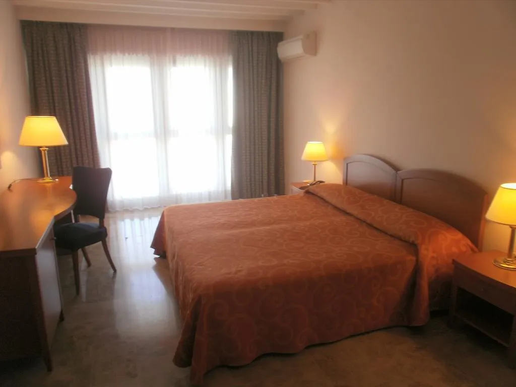 Room, Residence Garden, Rome