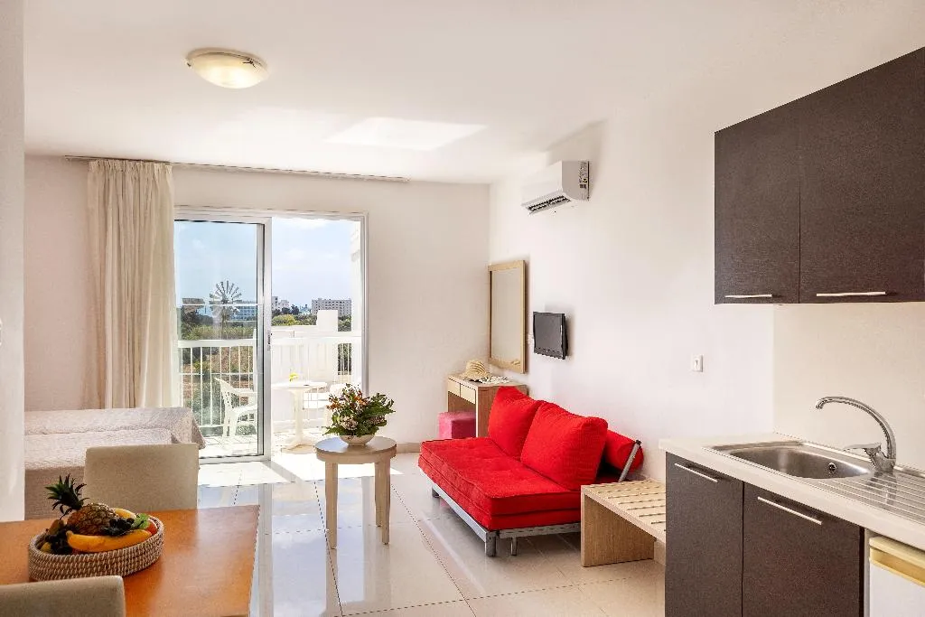 STUDIO CAPACITY 1 Room, Papantonia Hotel Apts, Cyprus