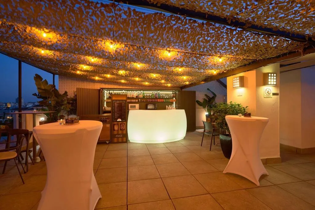 Lobby, Becquer, Seville