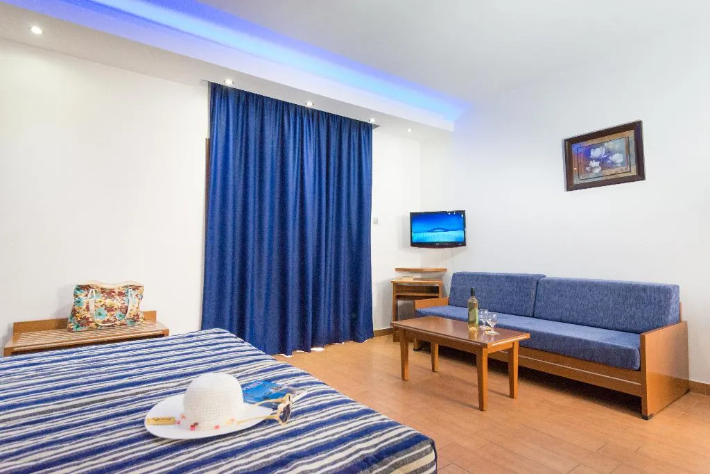 STUDIO DELUXE Room, Loutsiana Hotel & Apartments, Cyprus