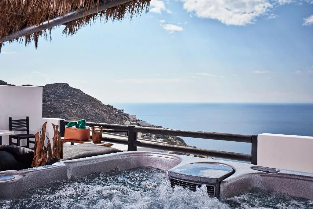SUITE WITH JACUZZI Room, Myconian Utopia Relais & Chateaux, Mykonos