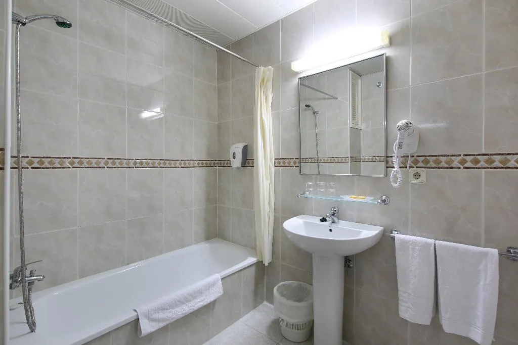 DOUBLE SINGLE USE STANDARD Room, Medplaya Sant Eloi, Costa Brava