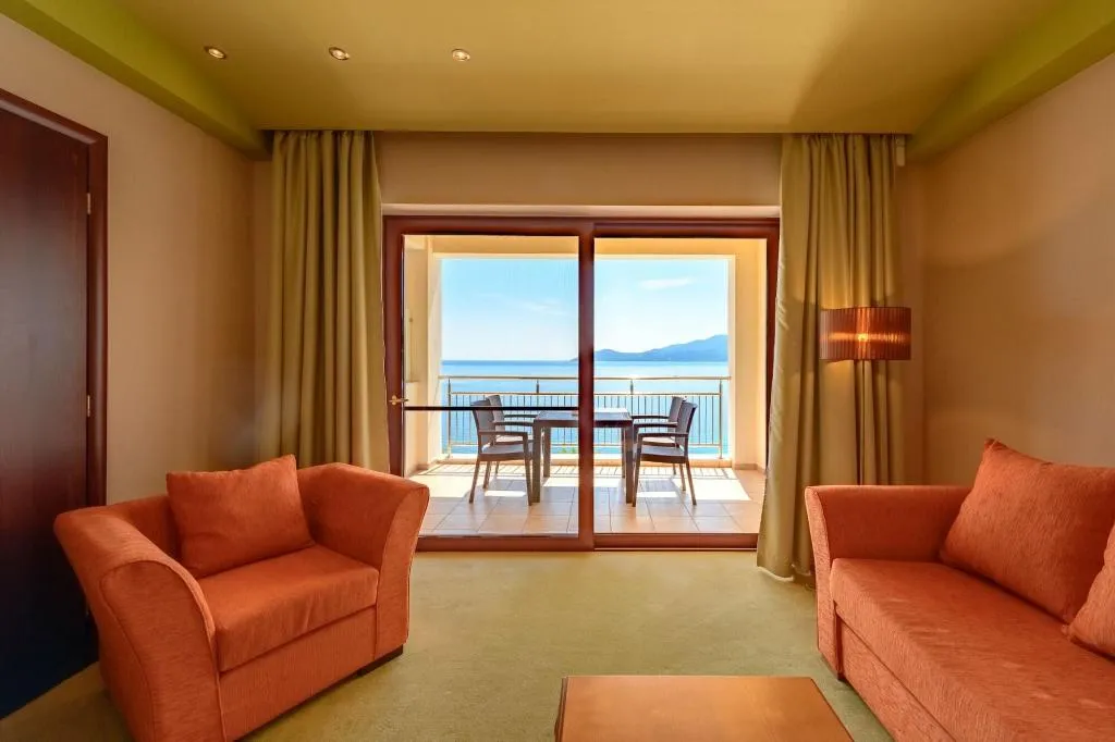 Room, Odyssey, Kefallinia