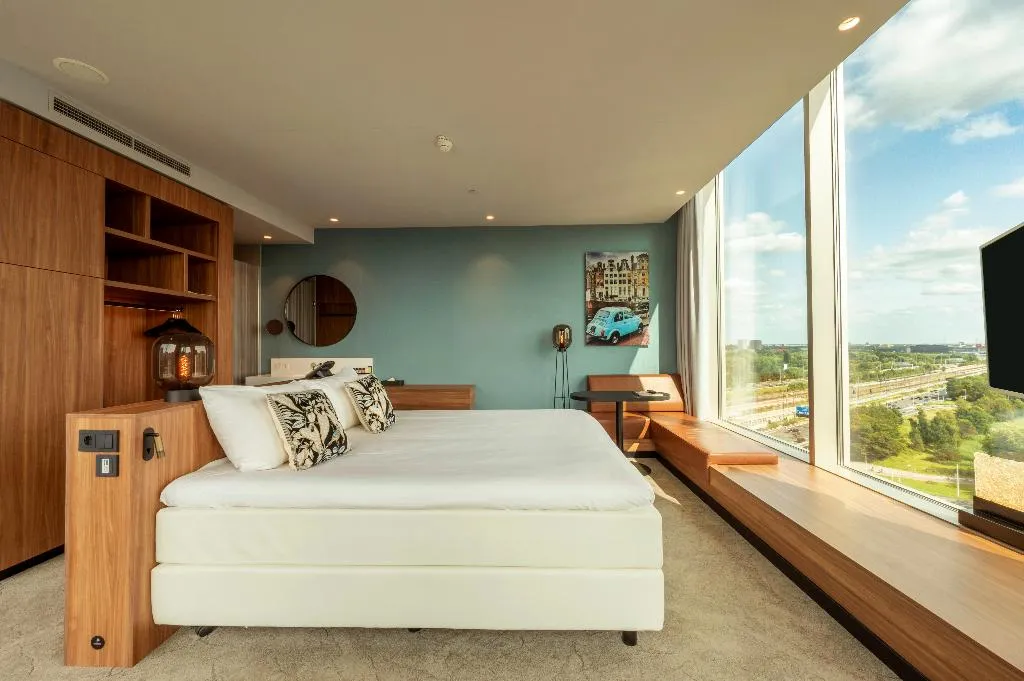 DOUBLE SUPERIOR Room, Van der Valk Hotel Amsterdam Zuidas, Amsterdam