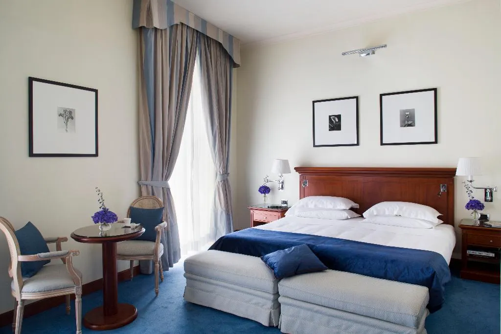 FAMILY ROOM STANDARD Room, Starhotels Terminus, Naples