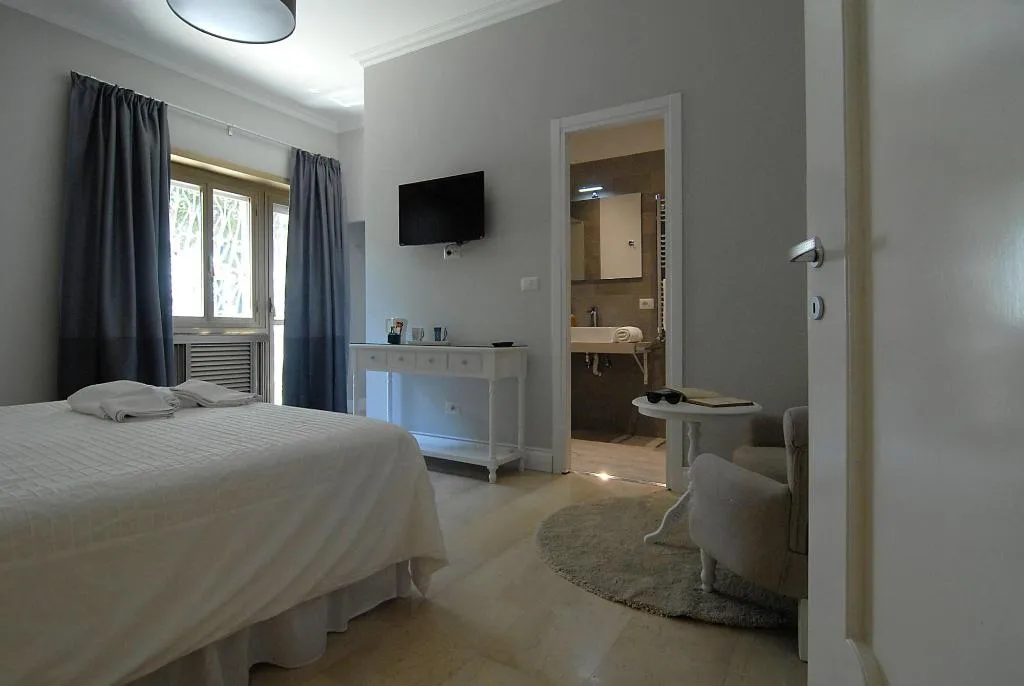 Room, Tiburtina Garden, Rome
