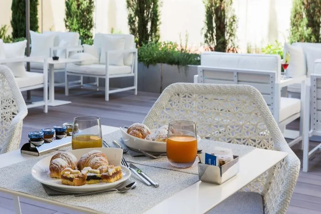 Terrace, Hotel Glance In Florence, Florence