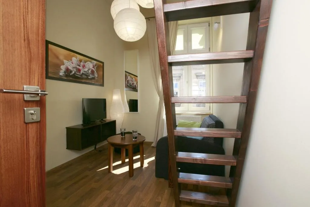 Room, Dom Turysty - Pokoje Goscinne, Krakow