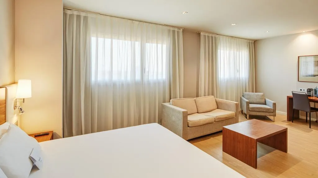 JUNIOR SUITE STANDARD Room, Sercotel Ciutat de Montcada, Barcelona